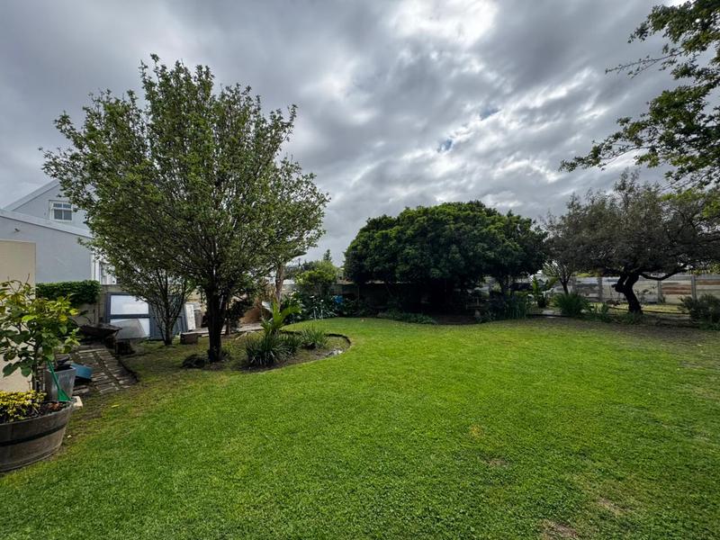 To Let 4 Bedroom Property for Rent in Vierlanden Western Cape